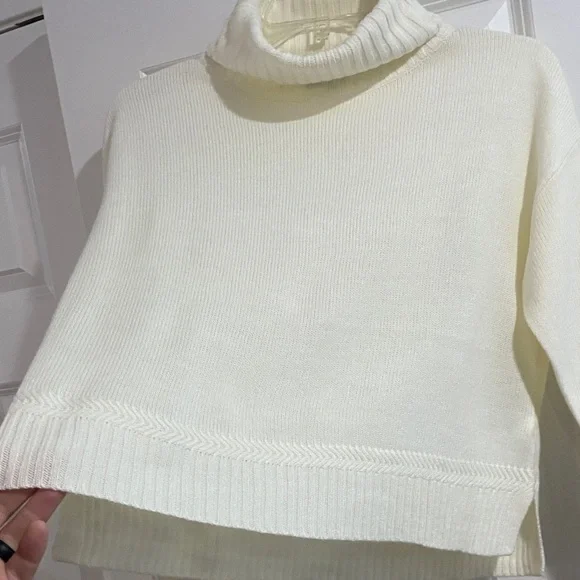 Wild Fable Cream Turtleneck Sweater - Picture 3 of 4